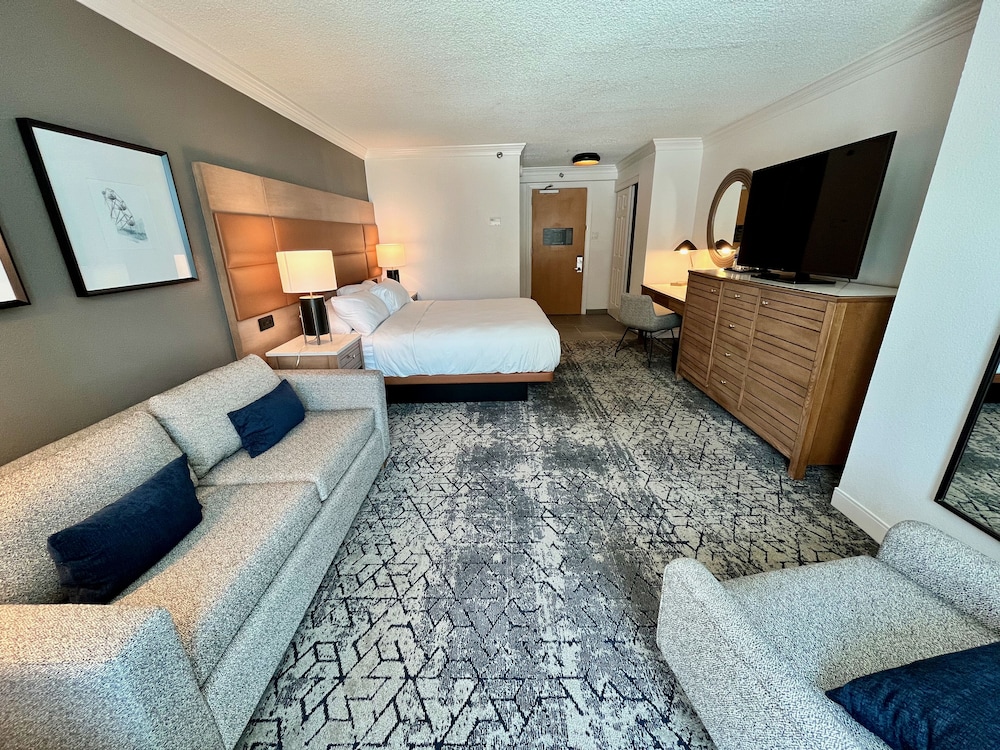 Room, 1 King Bed with Sofa bed, Balcony, Partial Ocean View - Photo 3