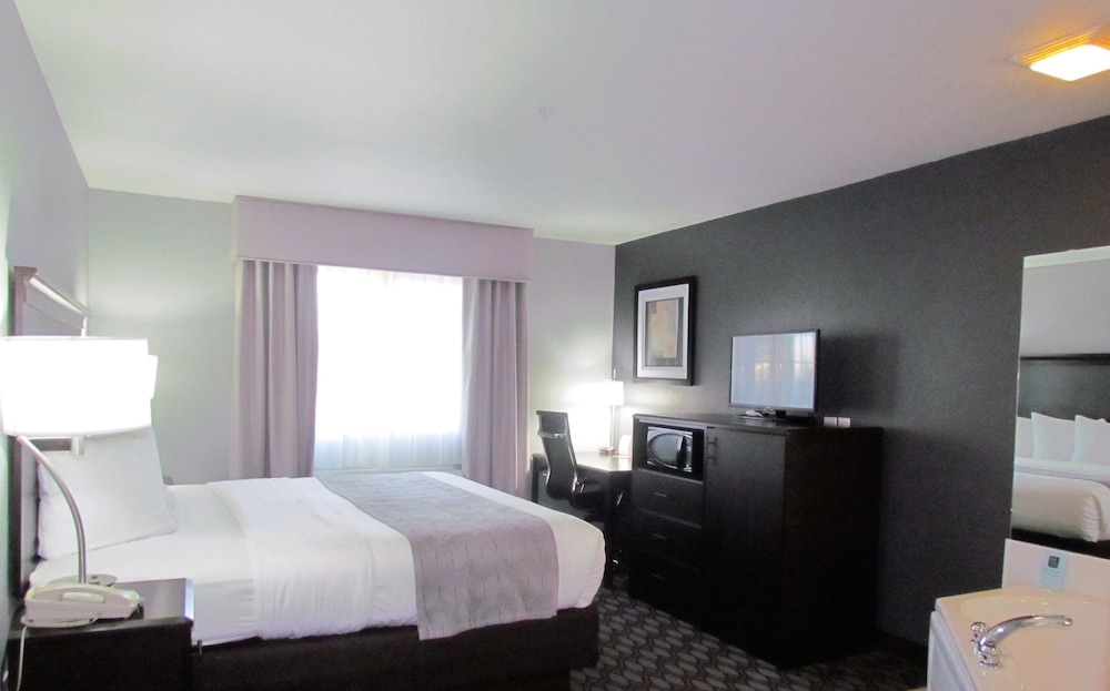 Deluxe Room, 1 King Bed, Accessible, Non Smoking photo 1