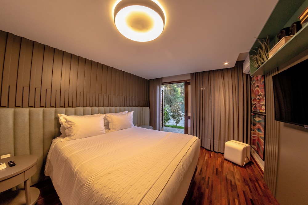 Superior King Suite