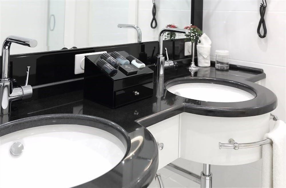 Ambassador Suite photo 1