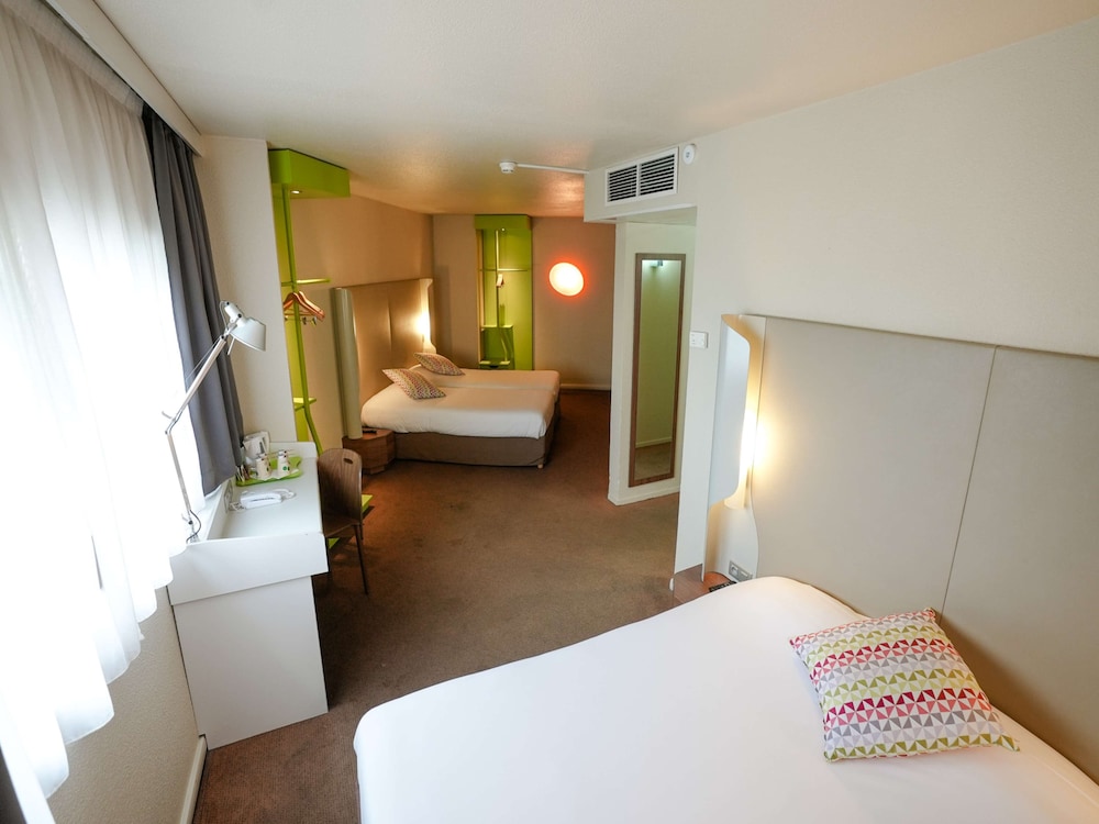 Standard Room, Multiple Beds photo 1