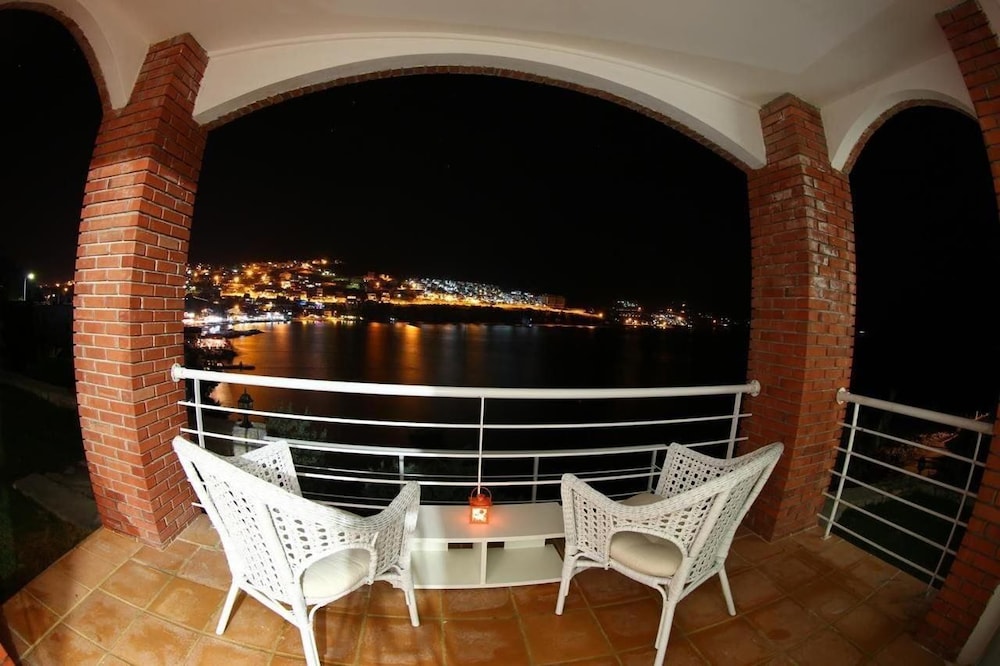 Romantic Suite, Sea View photo 2