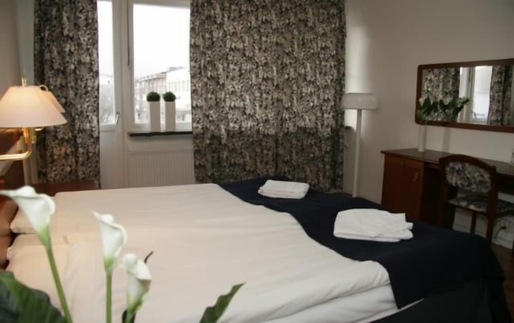 Superior Double Or Twin Room, 1 Bedroom, City View photo 2