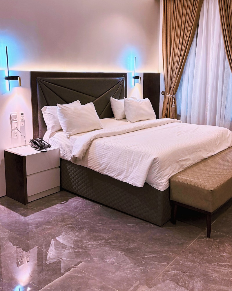 Luxury Single Room