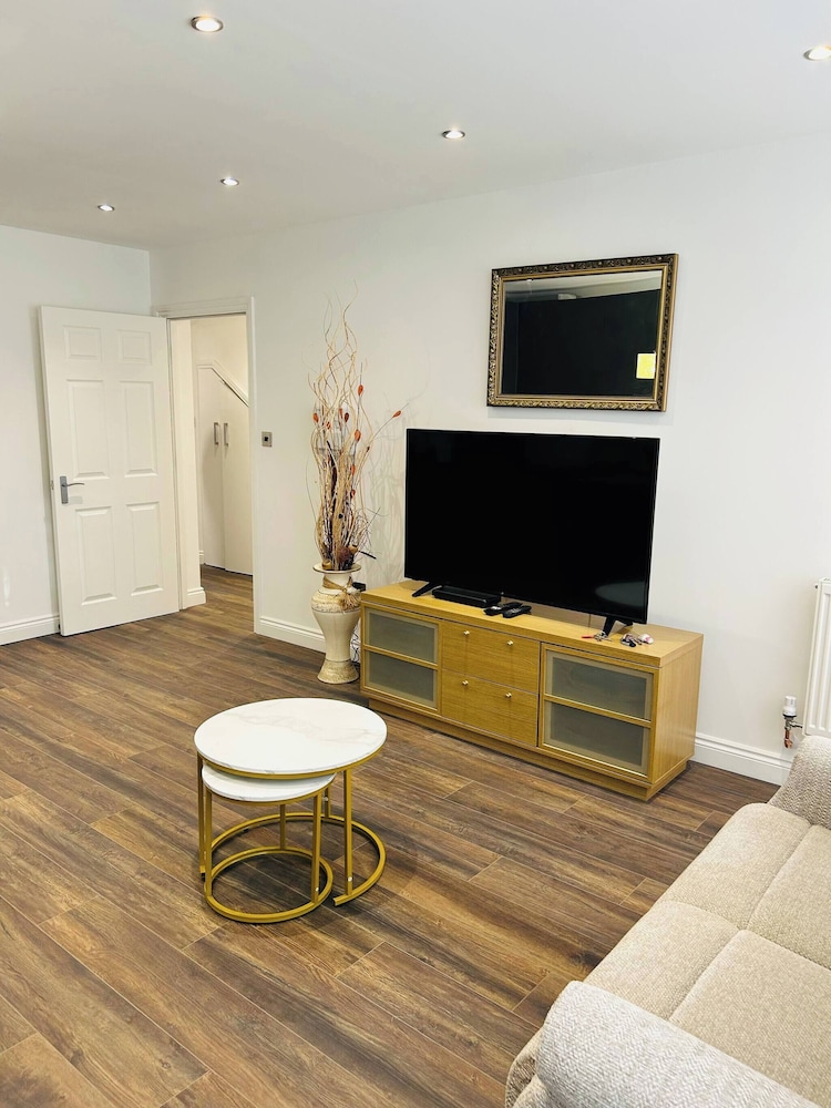Charming 1-bedroom Apartment in Central Northampton, Foto 7