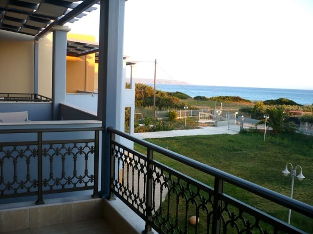 Classic Double Or Twin Room, Sea View photo 3