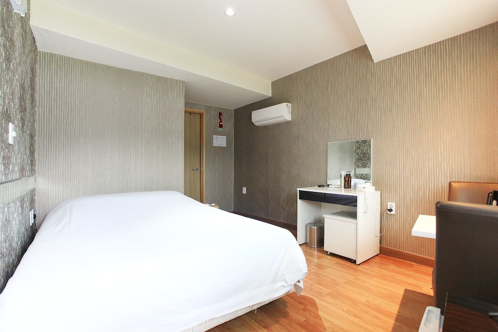 Standard Room photo 3
