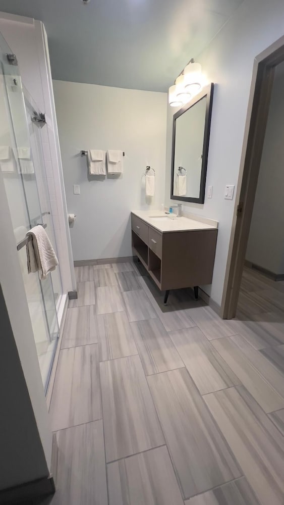 Standard Suite, Multiple Beds - Photo 4