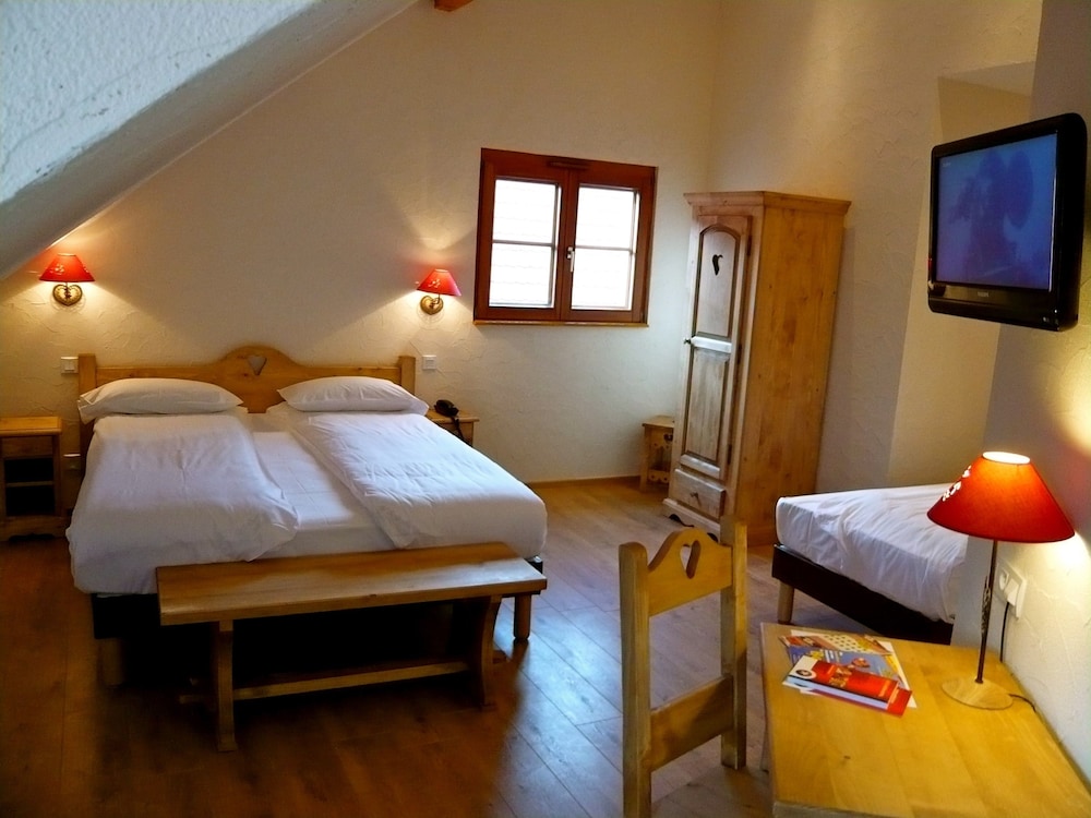 Superior Triple Room, 3 Twin Beds - Photo 1