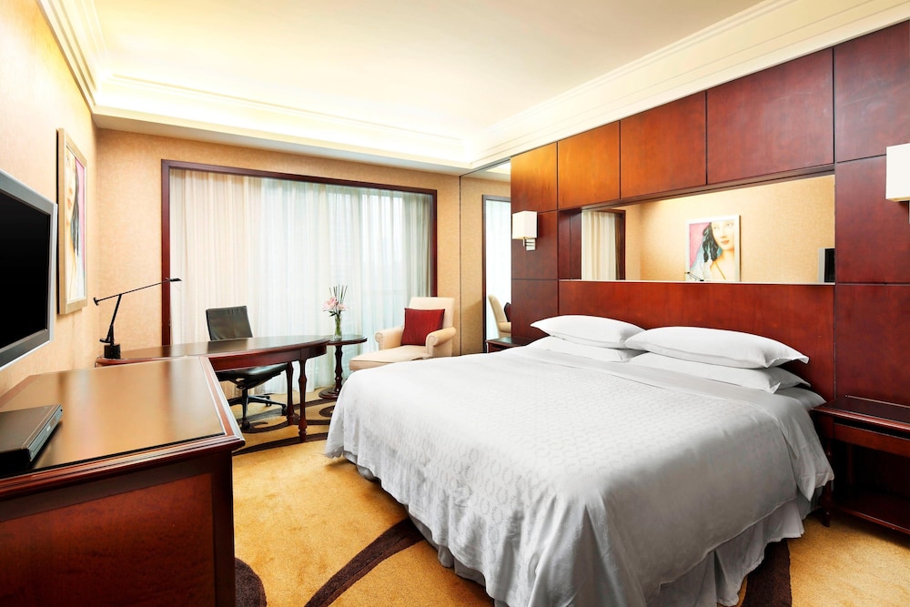 Superior Room, 1 King Bed - Photo 1