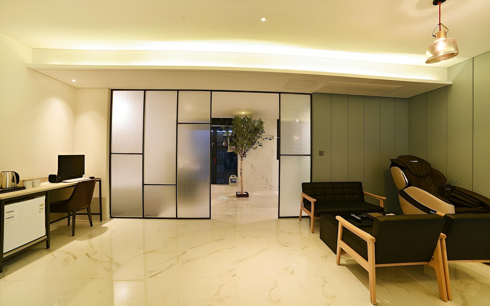 Room (VIP twin massage chair (with styler)) - Photo 7
