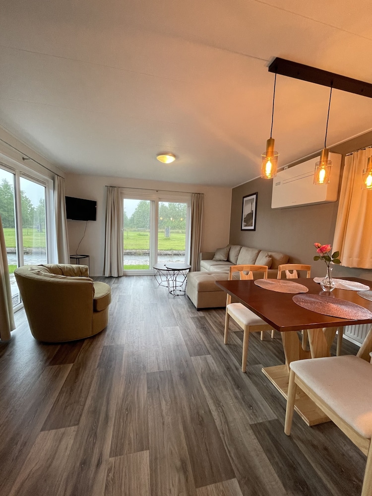 Comfort Chalet, 2 Bedrooms, Non Smoking, Lakeside