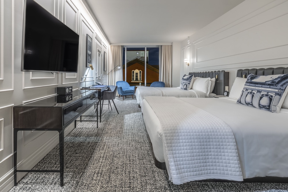 Room Citadine with two Queen beds - Photo 2