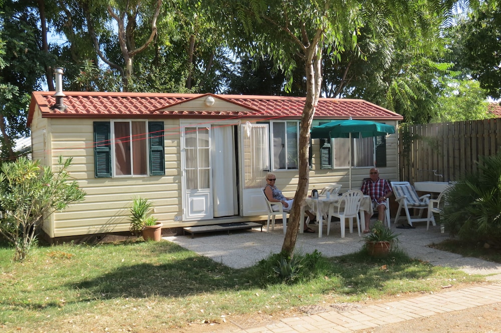 Bungalow photo 1