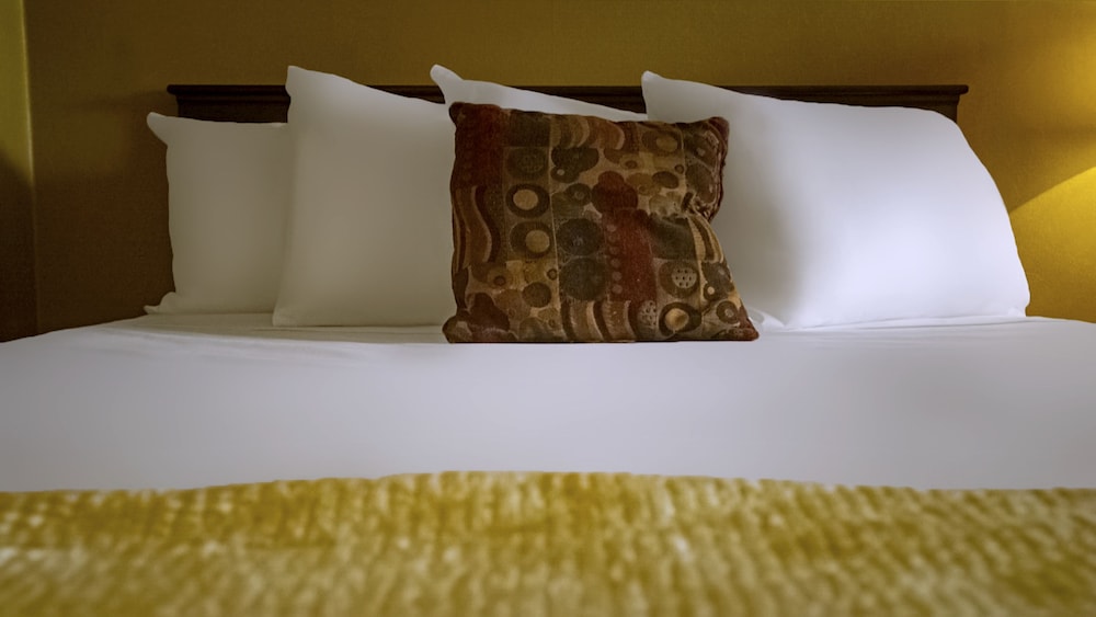 Standard Room, 1 Queen Bed photo 2