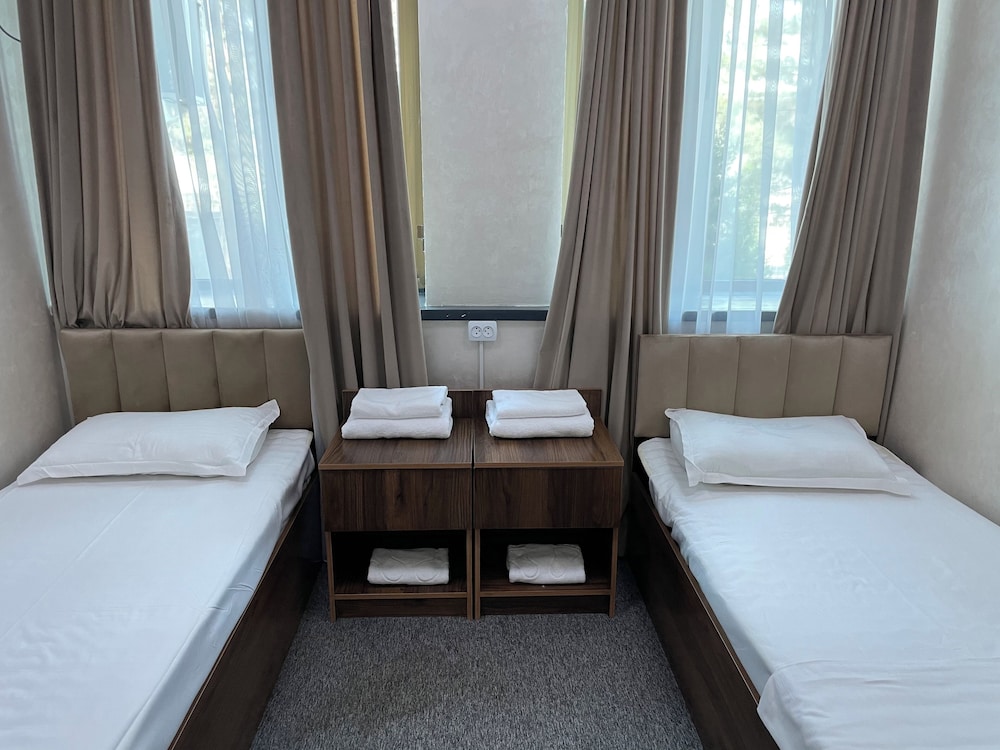 Standard Double Room Single Use, Garden View