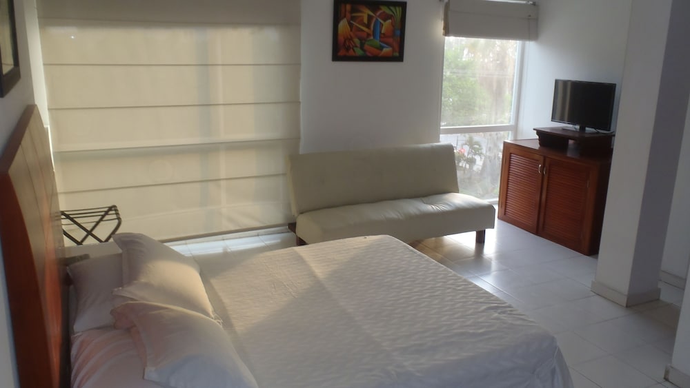 Deluxe Triple Room - Photo 12