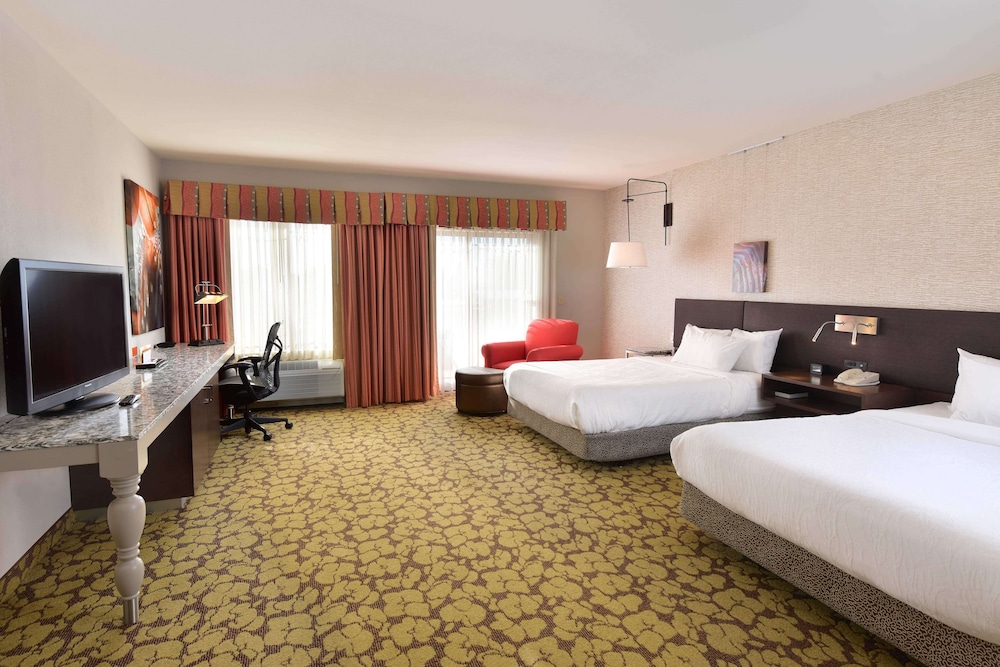 Room, 2 Queen Beds, Accessible, Bathtub (Mobility)