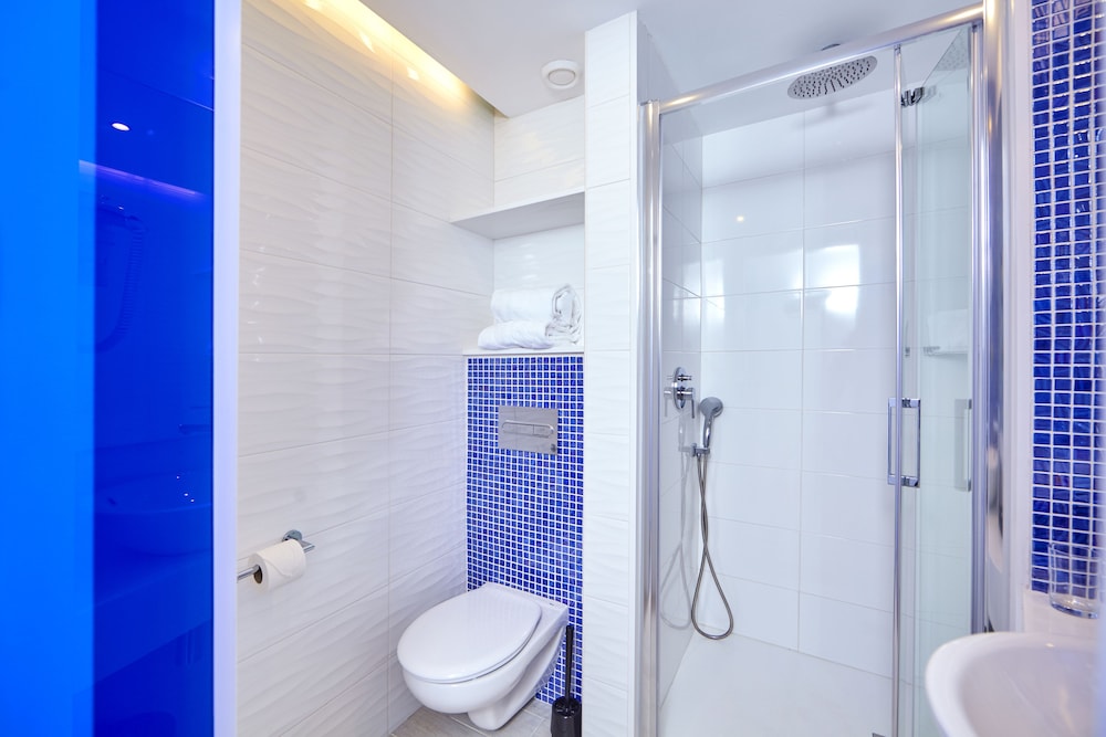 Deluxe Double Room, Balcony - Photo 4