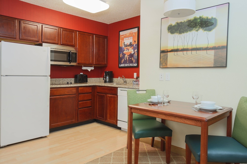 Suite, 1 Bedroom, City View - Photo 2