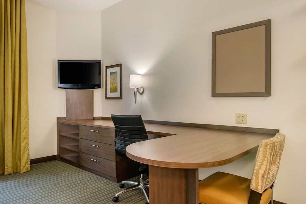 Studio Suite, 1 Queen Bed, Accessible Bathtub (Mobility Tub) - Photo 2