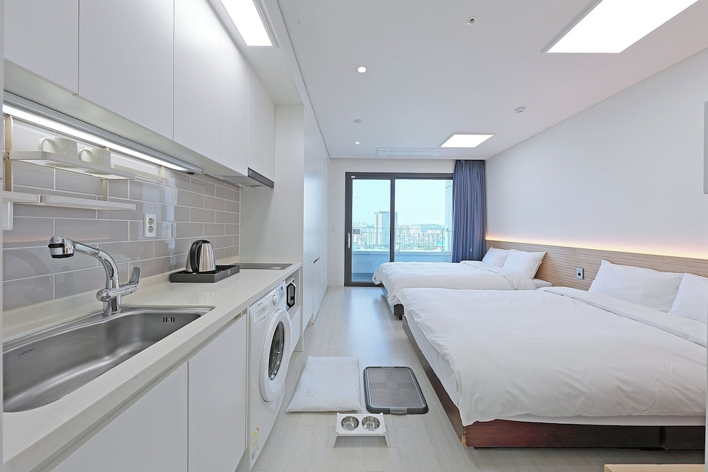 Family Twin Room (below 6kg, 1 pet allowed) - Photo 7