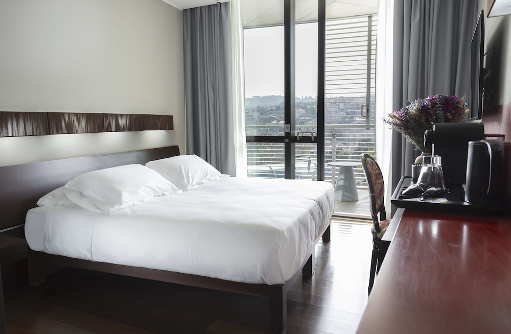 Superior Double or Twin Room photo 2