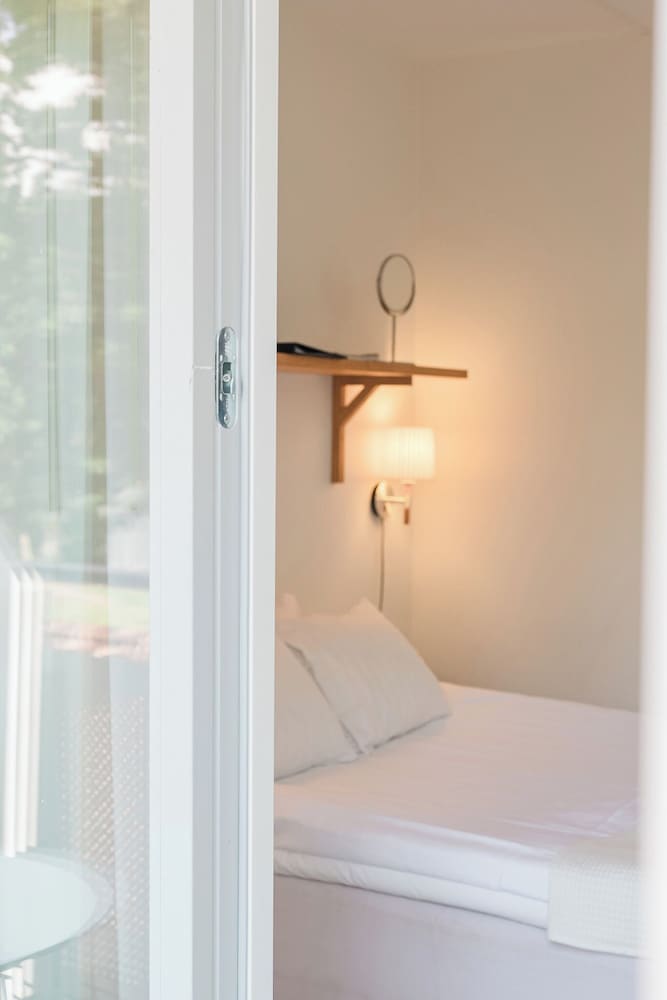 Standard Single Room, Balcony, Park View photo 2