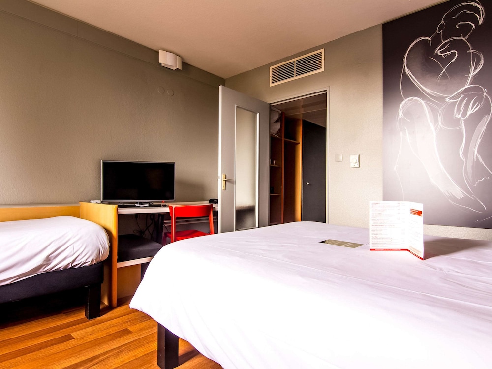 Standard Room, Multiple Beds photo 1