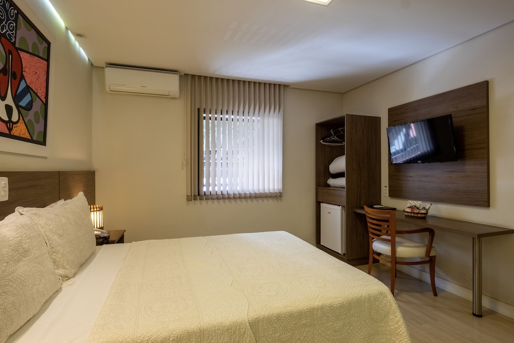 Superior Suite - Photo 9
