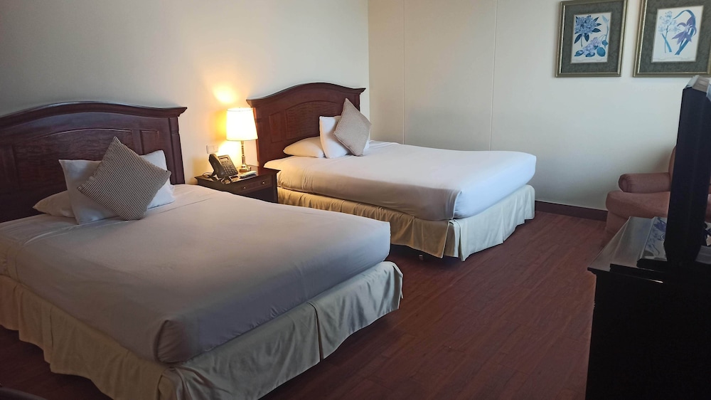 Junior Suite 2 Double Beds - Photo 2