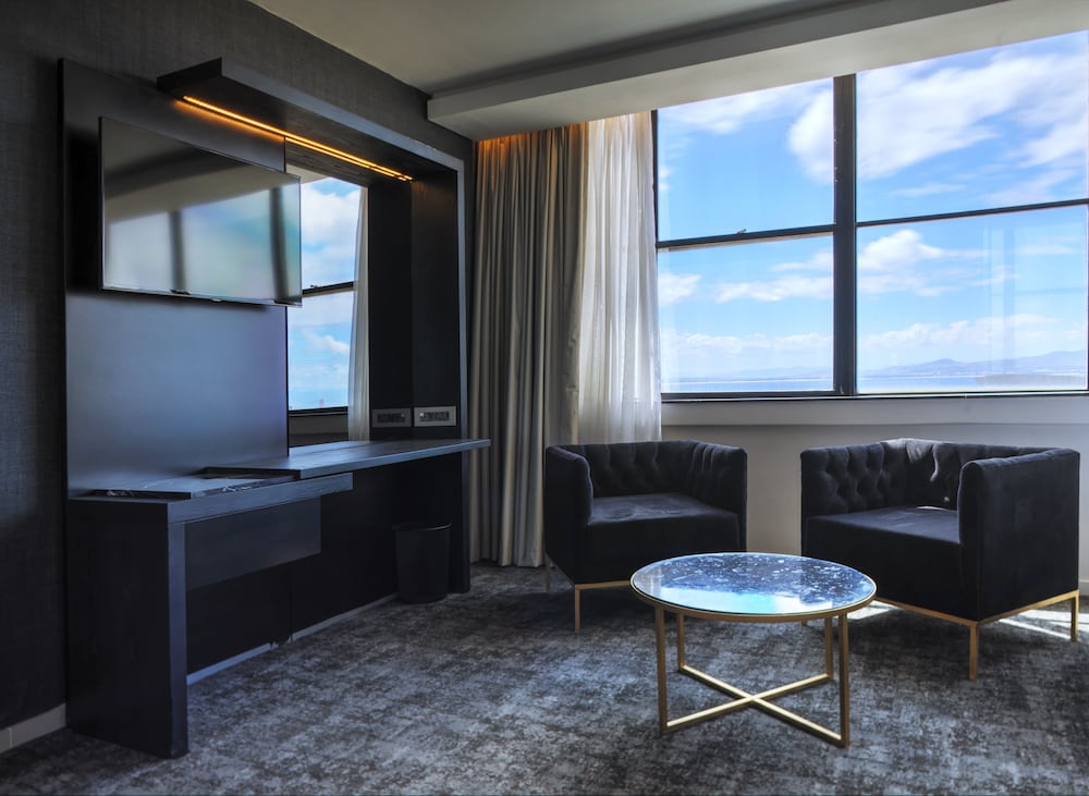 1 Bedroom Suite