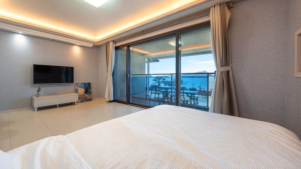 Basic Room, 1 Bedroom (ROOM 105(Ocean view)) - Photo 1