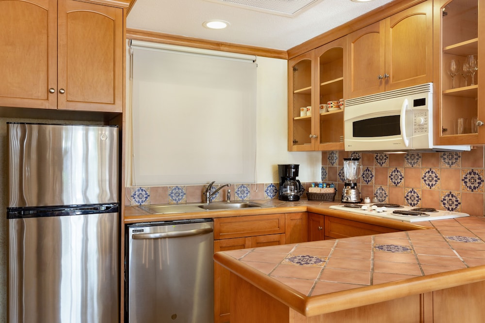 One Bedroom Suite - Photo 5