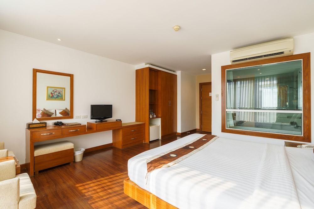 Standard Double Room, 1 King Bed photo 3