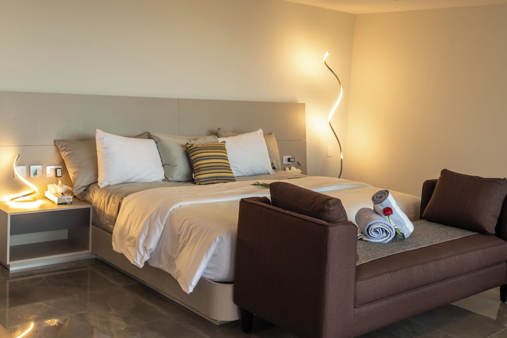 Premium Studio Suite photo 1