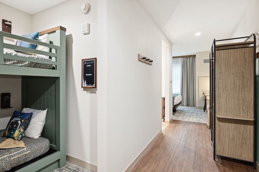 FAMILY SUITE