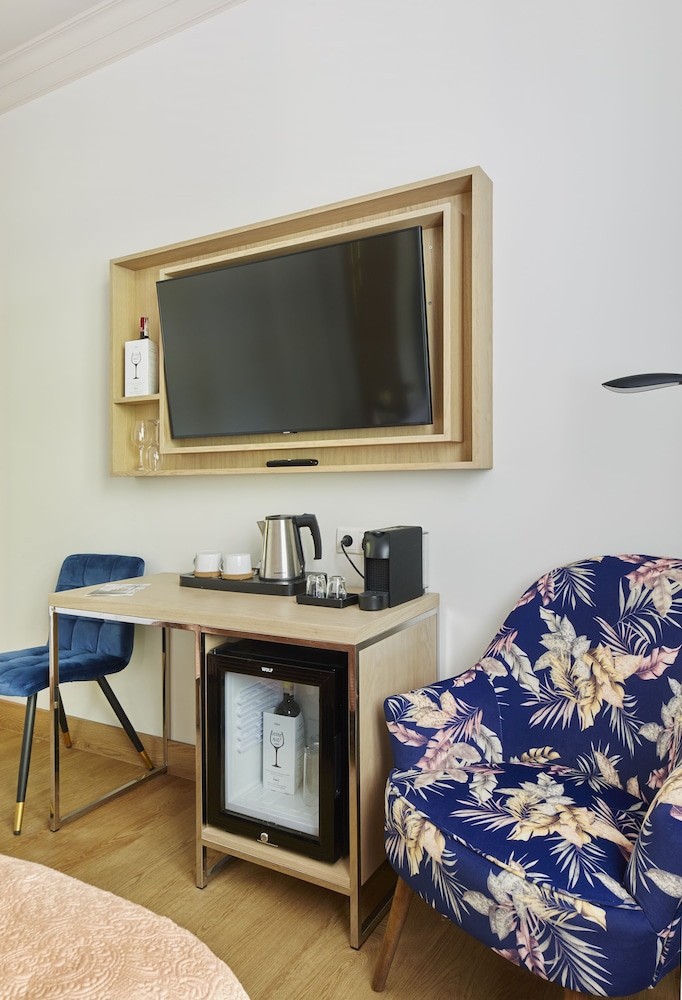 Classic Double or Twin Room - Photo 8