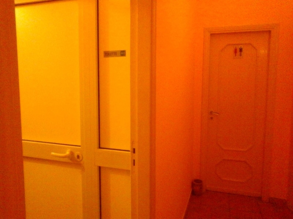 Shared Dormitory, Women only, Shared Bathroom