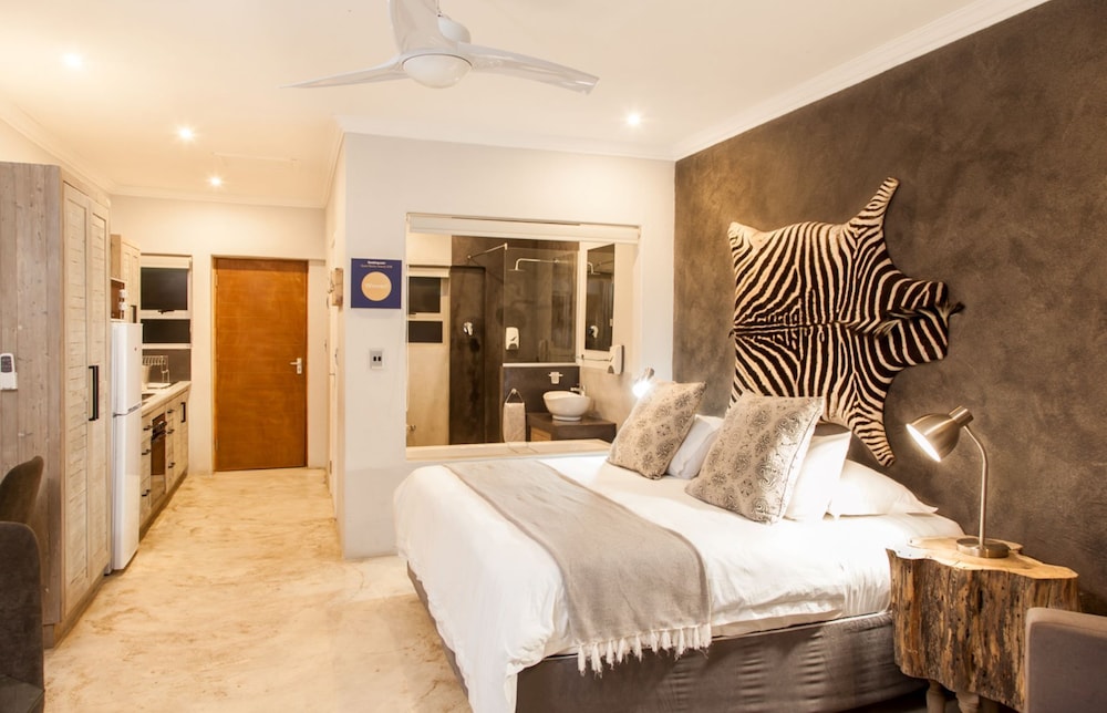 Luxury Room, 1 King Bed, Mountain View photo 1