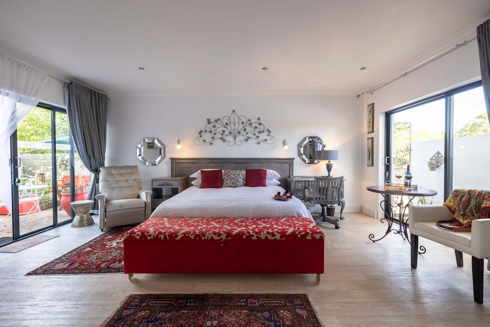 Luxury Room, 1 Bedroom, Accessible, Garden View photo 3