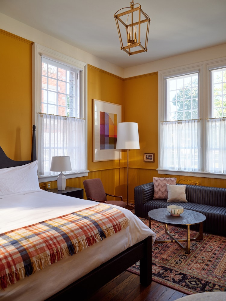 Suite (Chamber) photo 1