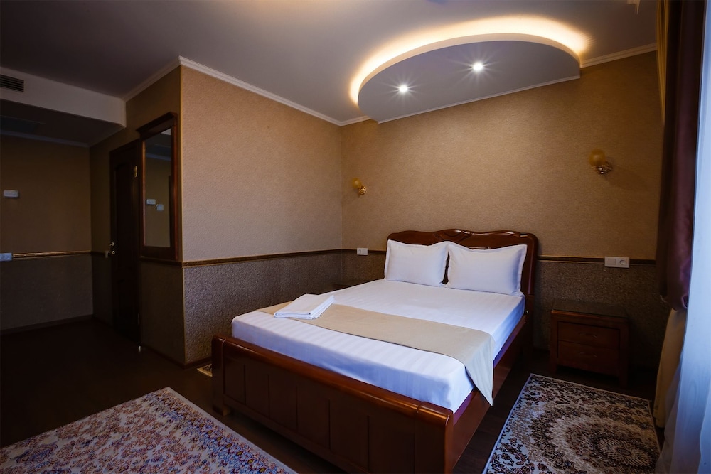 Junior Suite, 1 Queen Bed photo 3