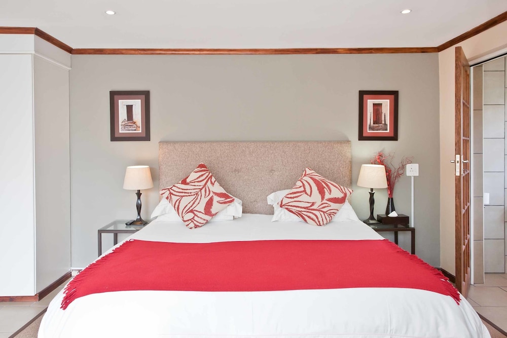 Deluxe Suite photo 2