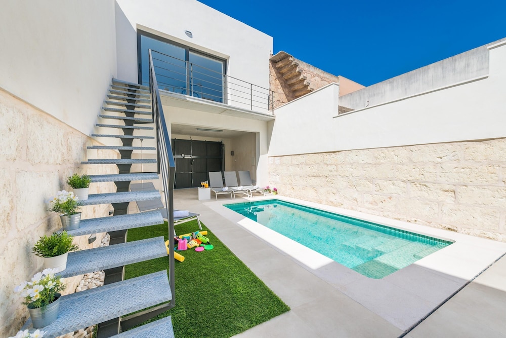 Villa photo 2