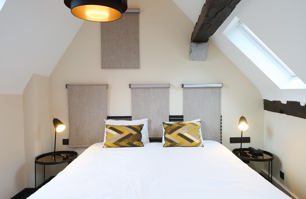 Luxury Suite with Spa Bath and Balcony