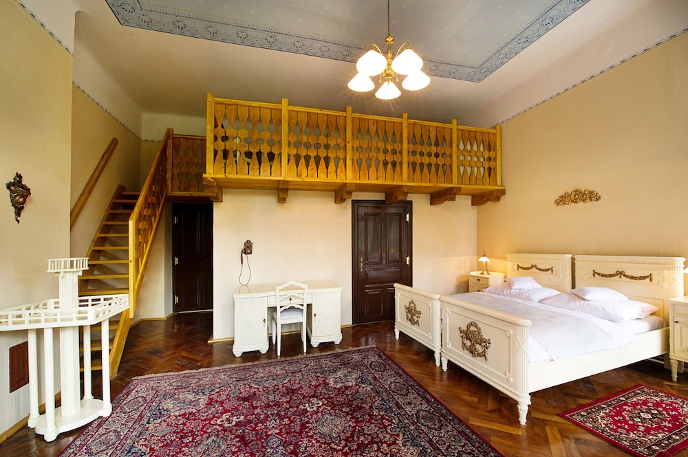 Room (Oldrich Novy) photo 2