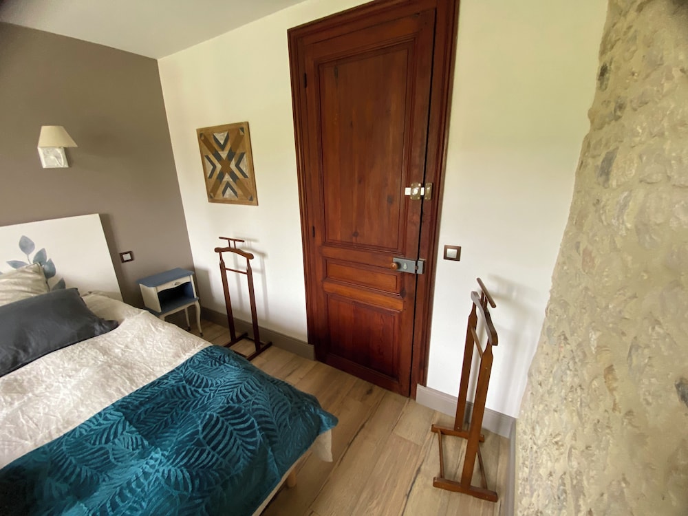 Romantic Room, 1 King Bed, Executive Level (Juno Beach) photo 3
