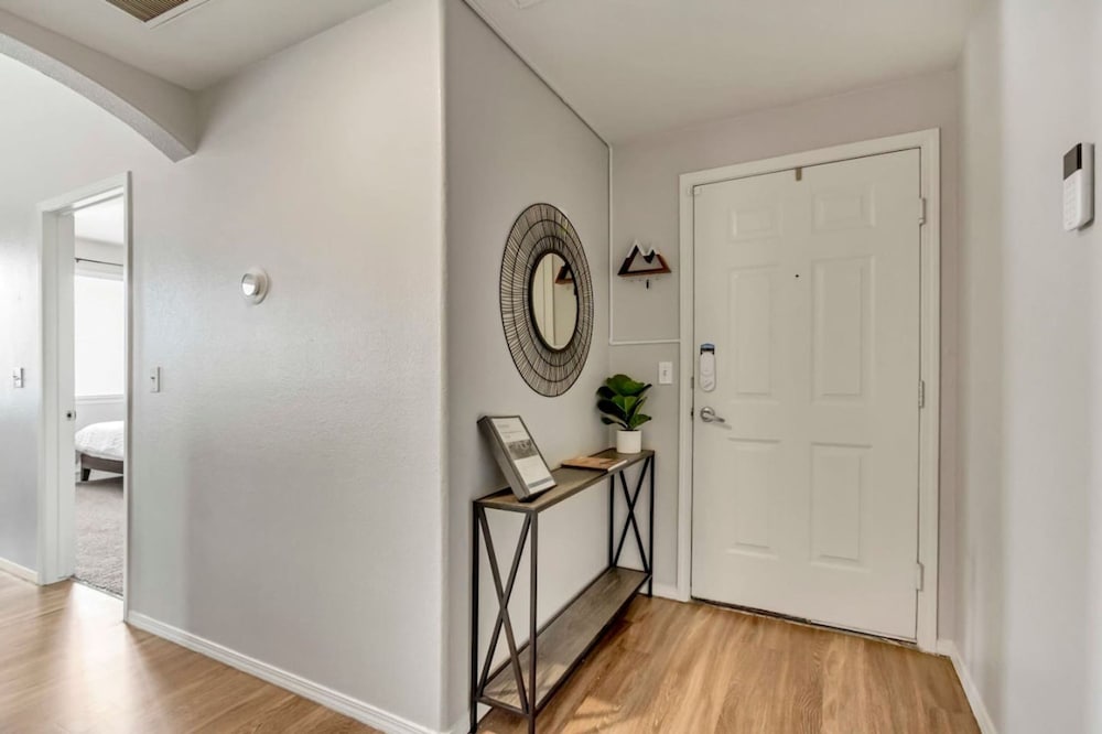 Apartment photo 2
