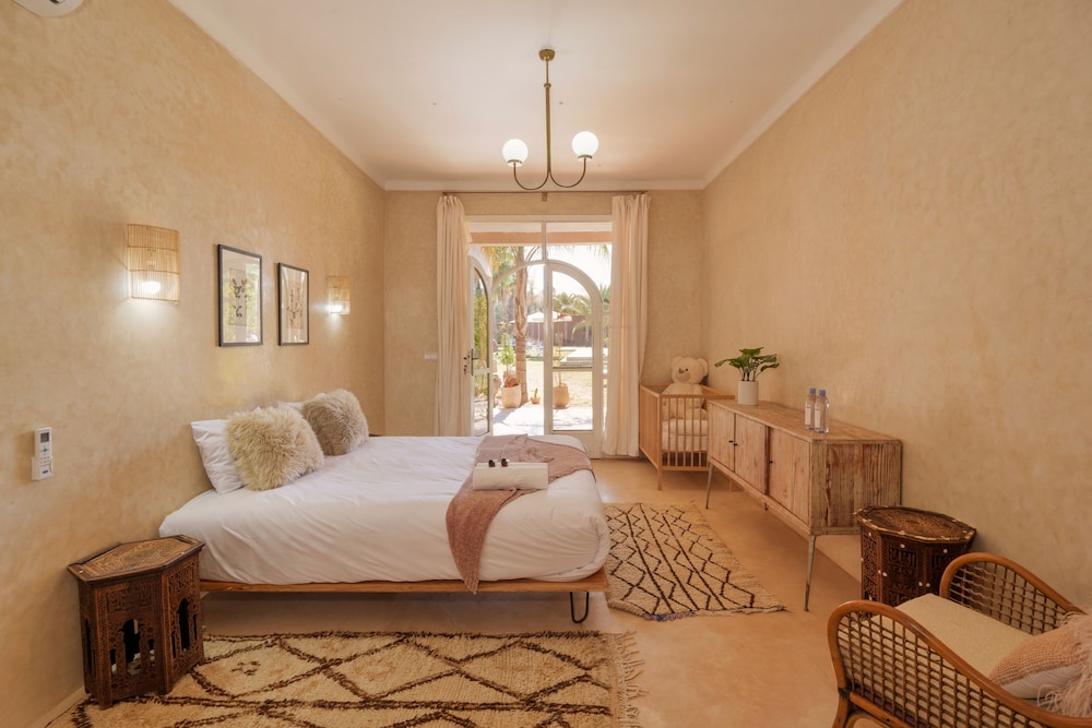 Luxury Villa photo 1